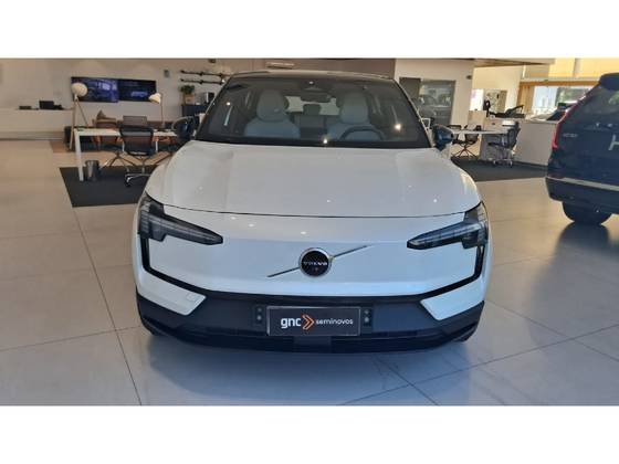 VOLVO EX30 69 KW ELÉTRICO PLUS VOLVO EX30 69 KW ELÉTRICO PLUS